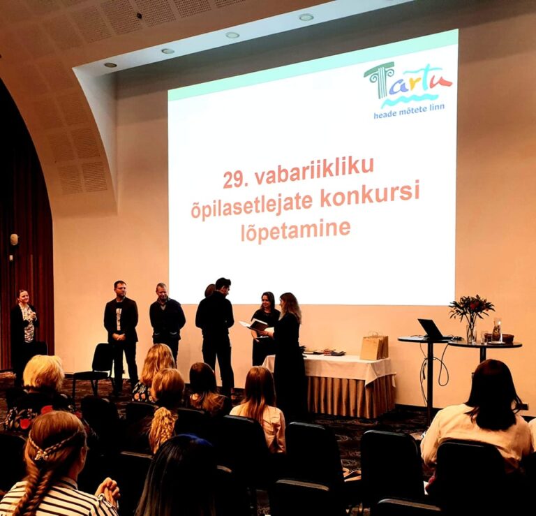 Read more about the article Kasper Sebastian Sillale (G1) eripreemia õpilasetlejate riigikonkursilt Tartus
